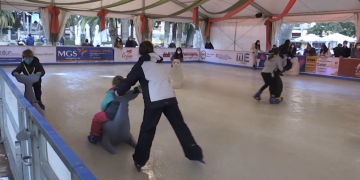 Més de 12.000 persones passen per la pista de gel de Tortosa este 2021