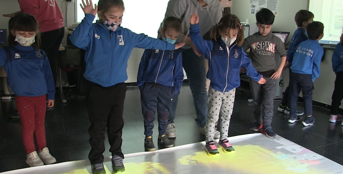 Alumnes de Móra la Nova treballen les noves tecnologies a l’aula d’innovació del Campus de l’Ebre