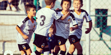 L’Avatars Academy organitza el Torneig solidari Petits Herois al camp de l’Aube de Jesús i Maria