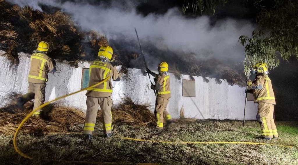 S’incendia el sostre d’una barraca al Poble Nou del Delta