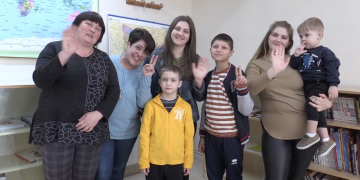 L’escola de Freginals escolaritza tres refugiats d’Ucraïna i n’espera una desena més