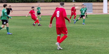 El FC Ascó reb el líder Olot en un partit molt complicat
