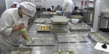 L’escola d’Hoteleria de Tortosa recapta 1.000 euros amb menús solidaris per Ucraïna