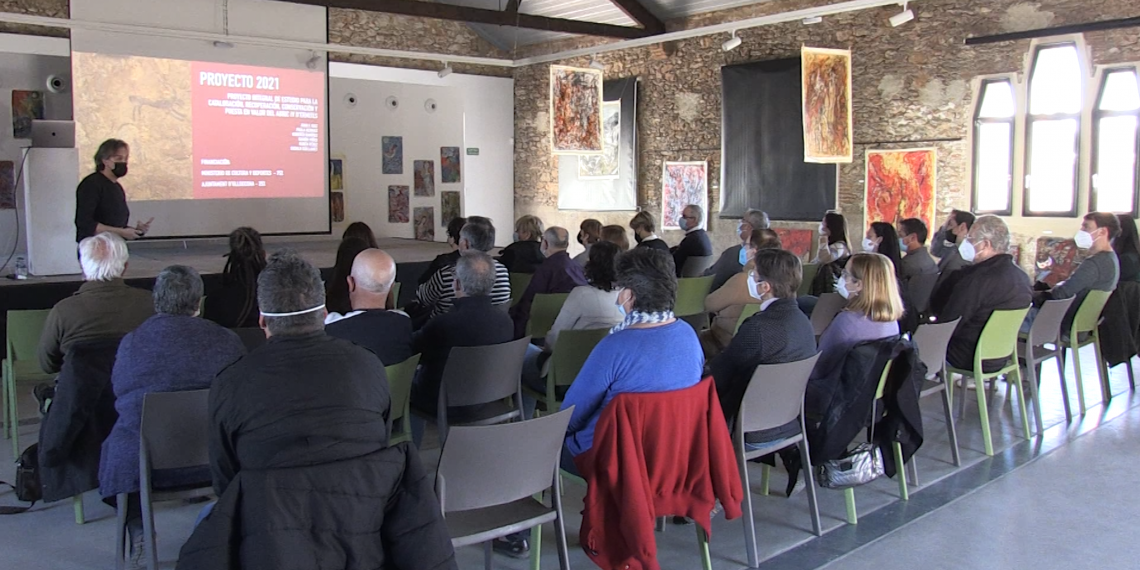 Ulldecona presenta ‘Les pintures rupestres de l’abric IV d’Ermites’, un llibre que repassa figures del neolític fins al segle XVII