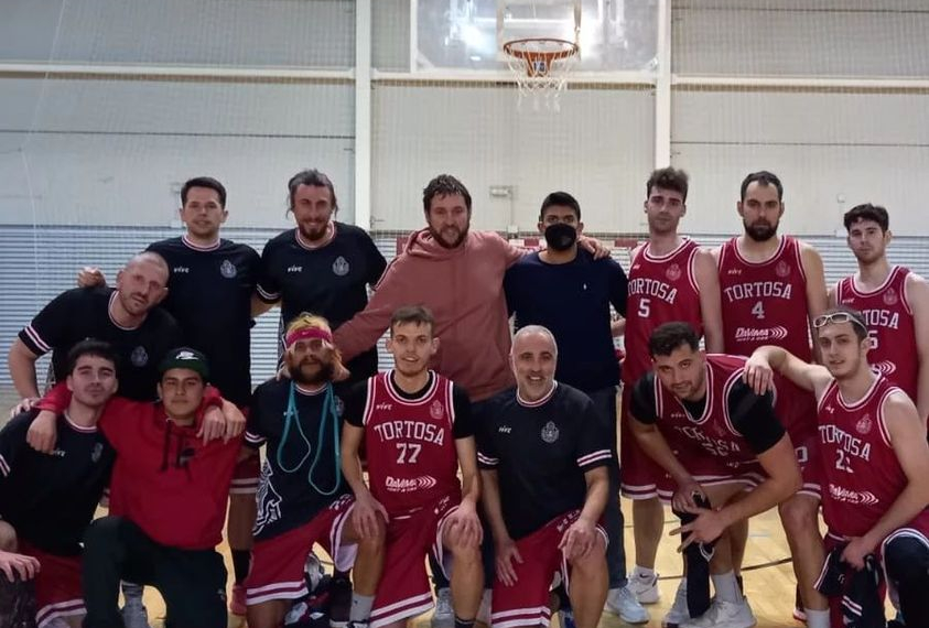 El CB Cantaires-Tortosa suma la tretzena victòria en tretze partits