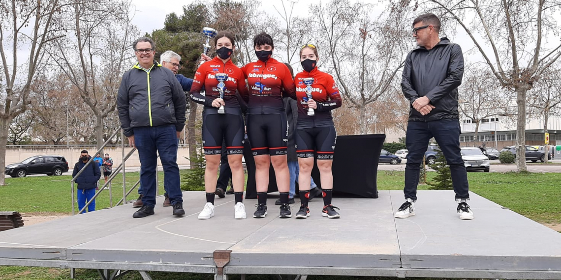 Lluïda actuació de la Penya Ciclista Baix Ebre al Prat de Llobregat