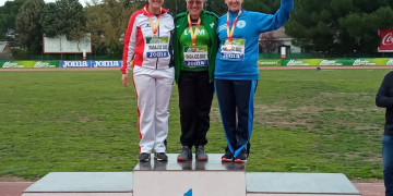 Maria José Descarrega, or a la prova de martell F55 de l’Estatal de llançaments llargs màster