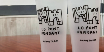 Amposta busca reduir residus amb 15.000 gots reutilizables