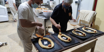 Optimisme entre els pastissers per l’augment de vendes de mones de Pasqua