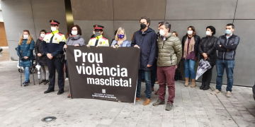 Minut de silenci a Tortosa pel doble feminicidi a Lloret de Mar