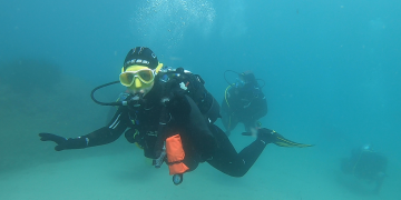 Les Bubble Sisters, un grup de dones bussejadores, es reuneixen a l’Ametlla de Mar