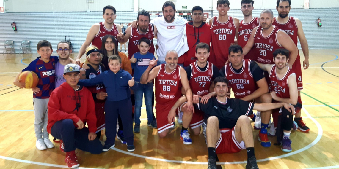 El CB Cantaires-Tortosa, que lluita per l’ascens, supera el Vendrell 2 (86-65)
