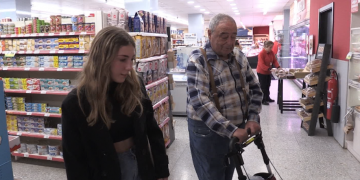 Els Serveis Socials d’Amposta i l’INS Montsià donen suport conjunt a persones majors de 80 anys