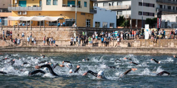 Gairebé 200 triatletes competeixen en la segona jornada del Deporvillage TriTour Amposta