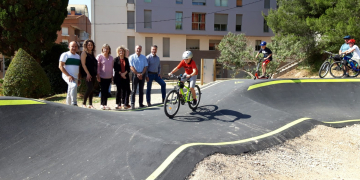 Tortosa inaugura la primera pista d’habilitats per a bicis, patinets i monopatins