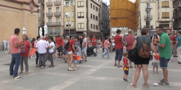 Les famílies tornen a la mobilització per la falta de places en escoles a Tortosa