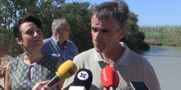 Instal·len dos noves bombes per millorar la gestió d’aigua dolça a la badia del Fangar