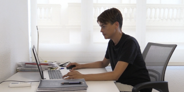 Un centenar de persones LGTBI ja han sol·licitat ajuda al SAI de Tortosa