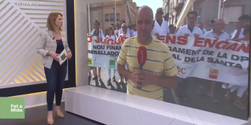 Manifestació dels treballadors de l’Hospital de Jesús reclamant el pagament DPO