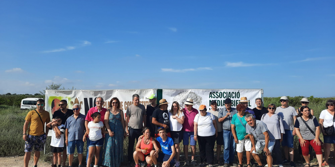 Esmorzar reivindicatiu en contra de la planta de compostatge de Santa Bàrbara