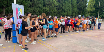 L’escola Ferreries i la Lliga caminen contra el càncer