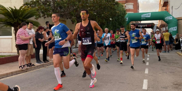 Llorenç Sales i Giulia Rigodanza guanyen els 10K de la Cursa Lo Balcó del Delta de Camarles