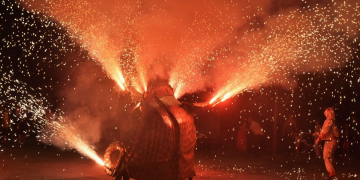 Els Diables i Grallers de l’Ull del Bou compleixen 35 anys cremant pólvora