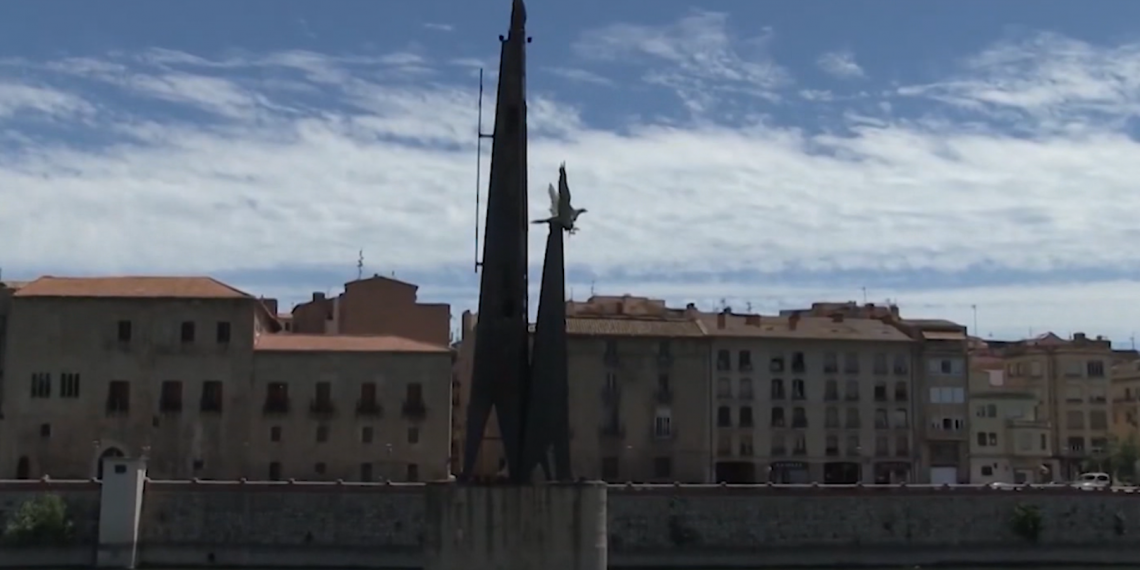 Convoquen un acte per reclamar la retirada del monument franquista