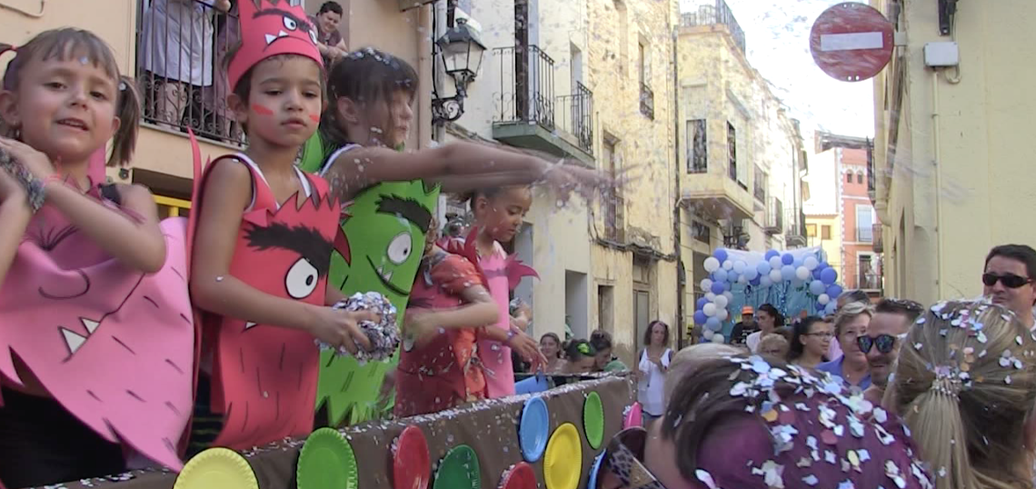 Desfilada de Carrosses de les Festes de Sant Jaume de Xerta