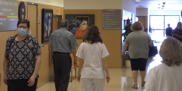 Salut justifica el retard en els cribratges de còlon rectal per la falta d’especialistes