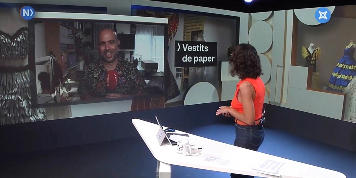 Així es preparen les modistes per al Concurs Nacional dels Vestits de Paper