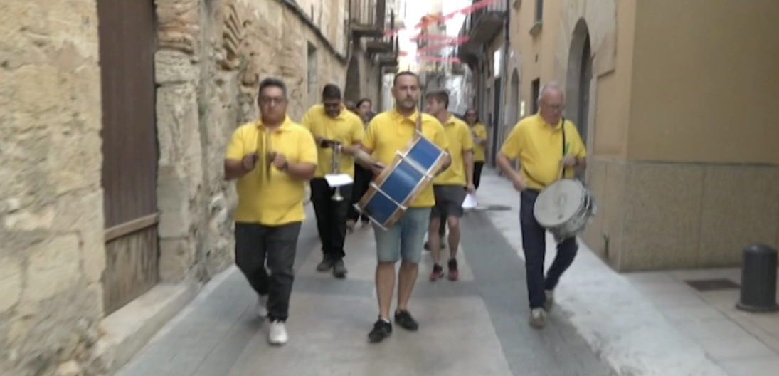 Cercavila matinal a càrrec de l’Associació Cultural de Foment per la Jota d’Ascó
