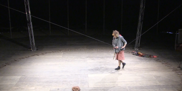 Inici de l’espectacle de circ itinerant Nilak al Pinell de Brai