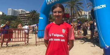 Anna Bertomeu, del CN Tortosa, segona en infantil fèmina a la Travessia Tàrraco Aigües Obertes