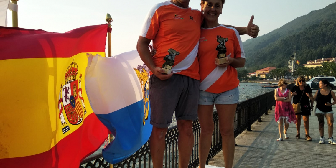 Els nedadors Cristina Vallespí i Òscar Solé, primers al circuit càntabre d’Aigües Obertes