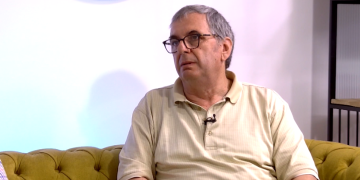 Presenten la biografia del professor i escriptor Manel Ollé