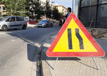 Inici de les obres al carrer Barcelona de Tortosa