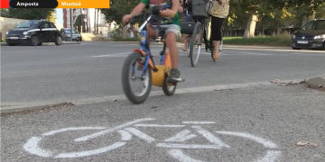 El ‘Bicibús’, una línia regular de transport saludable per anar a l’escola