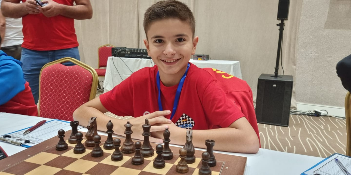 Xavier Mompel segueix competint al Mundial sub’12 amb bones sensacions