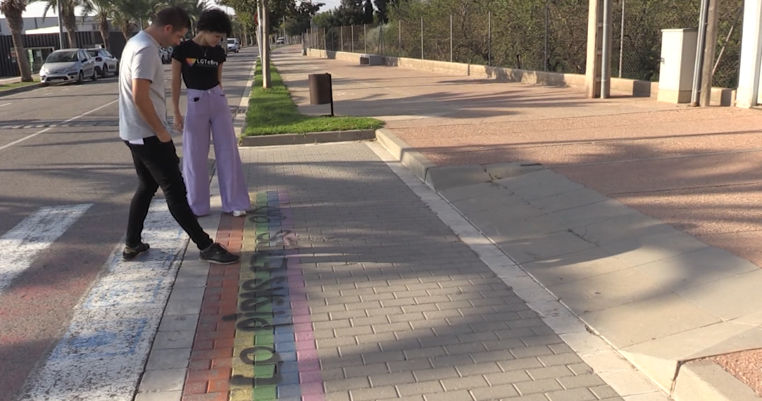 L’IE Daniel Mangrané i l’associació LGTeBre rebutgen la pintada homòfoba