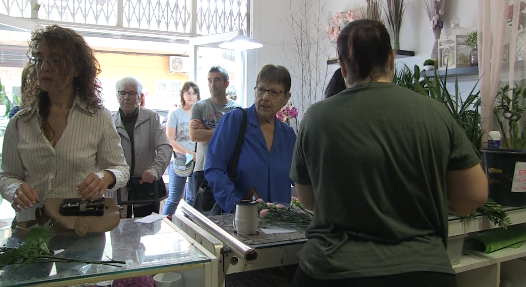 Cues a les floristeries de les Terres de l’Ebre per Tots Sants