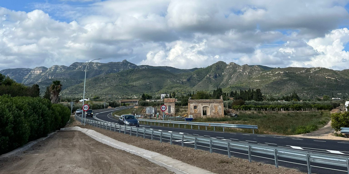 Finalitzen les obres de millora de la carretera que uneix la Ràpita i Amposta