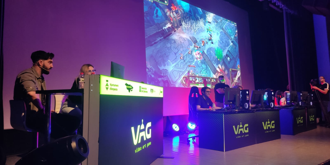 El VAG d’Amposta ofereix un espectacle d’e-sports amb jugadors i casters professionals