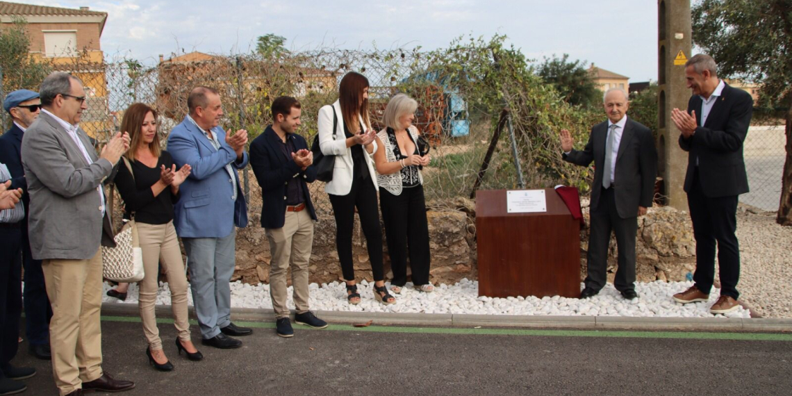 L’Aldea dedica un carrer a Francisco Javier Sánchez, exdirector de l’escola Maria Garcia Cabanes
