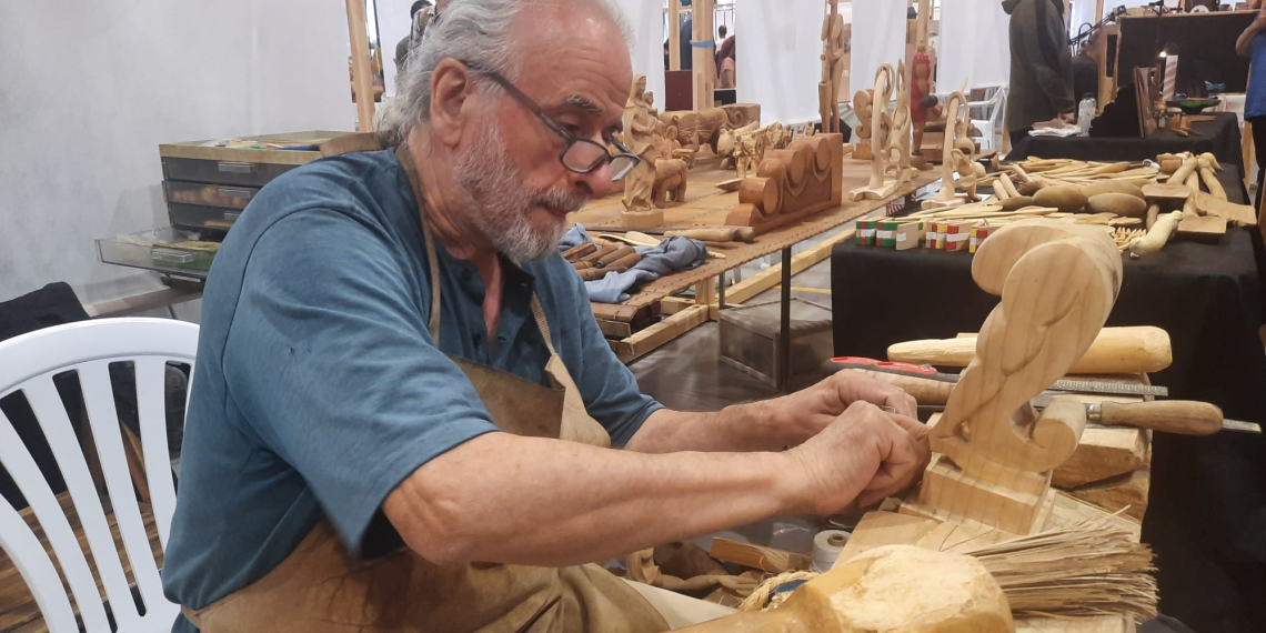 La Fira d’Artesania de la Fusta atrau a la Sénia 40 artesans de tot l’Estat