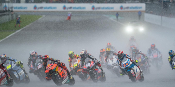 Jeremy Alcoba no pot acabar la cursa del Mundial de Moto 2 celebrada a Tailàndia, a causa d’una caiguda