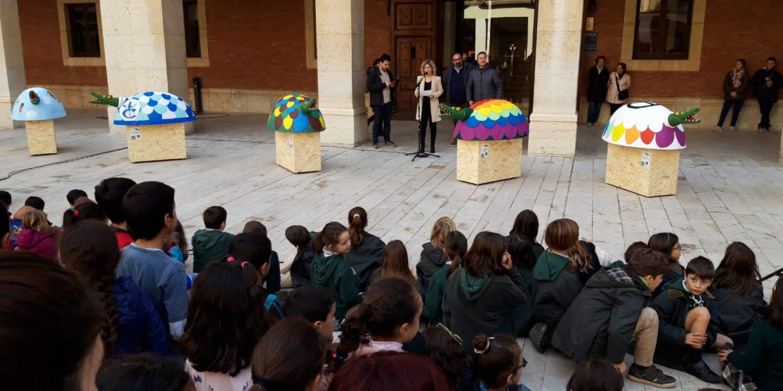 Escoles de Tortosa exposen les seves cucaferes pintades pel QKart