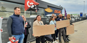 Els treballadors de l’Esclat reclamen millors condicions amb una protesta a Tortosa