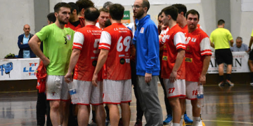 Nova derrota del CE Tortosa davant el Vic (27-31) en una nova jornada de la Segona Catalana