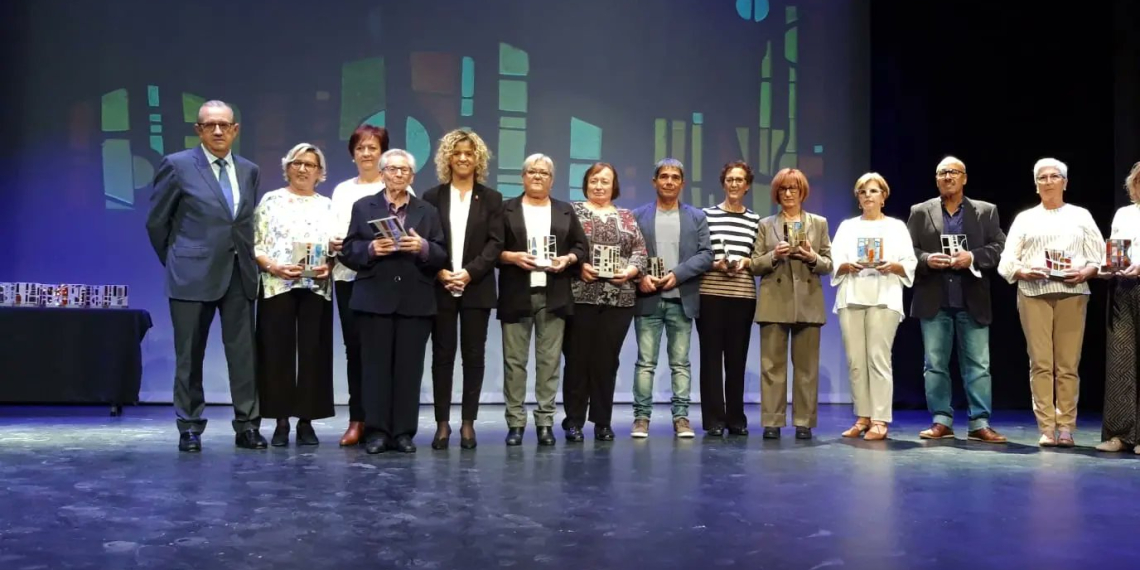 La Clínica Terres de l’Ebre reconeix la tasca dels seus professionals pels 75 anys
